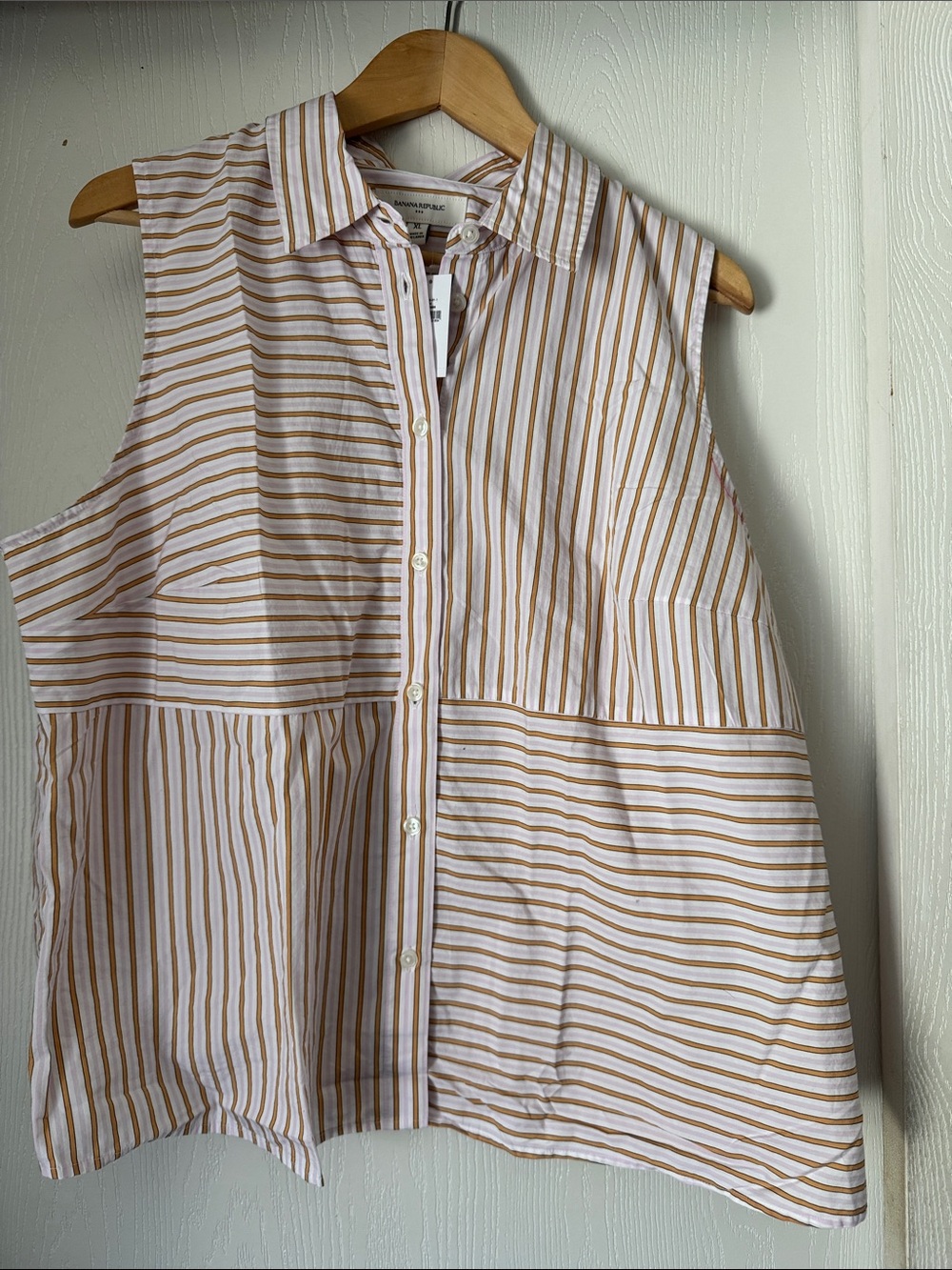 Banana Republic Sleeveless Button-Down Stripe Shirt in White and Tan